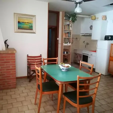 Cosy In 60 Sqm Enclosed Garden 公寓